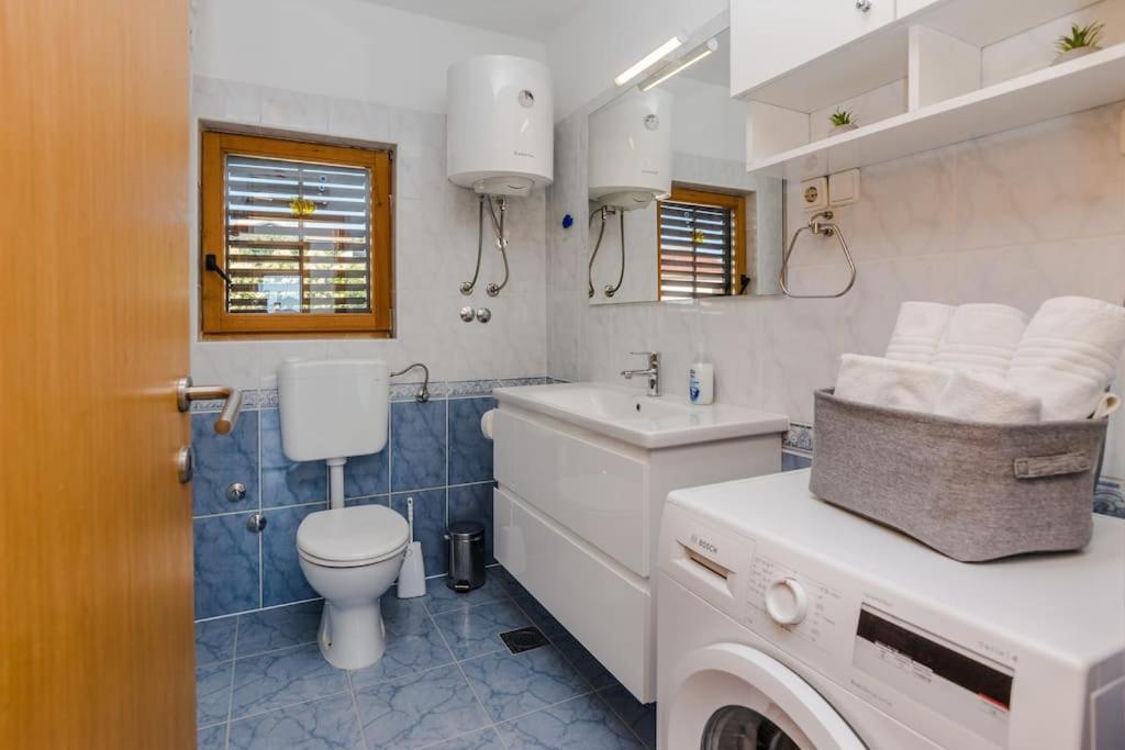 Apartment Roko - Up To 4 People With Free Parking Zadar Buitenkant foto