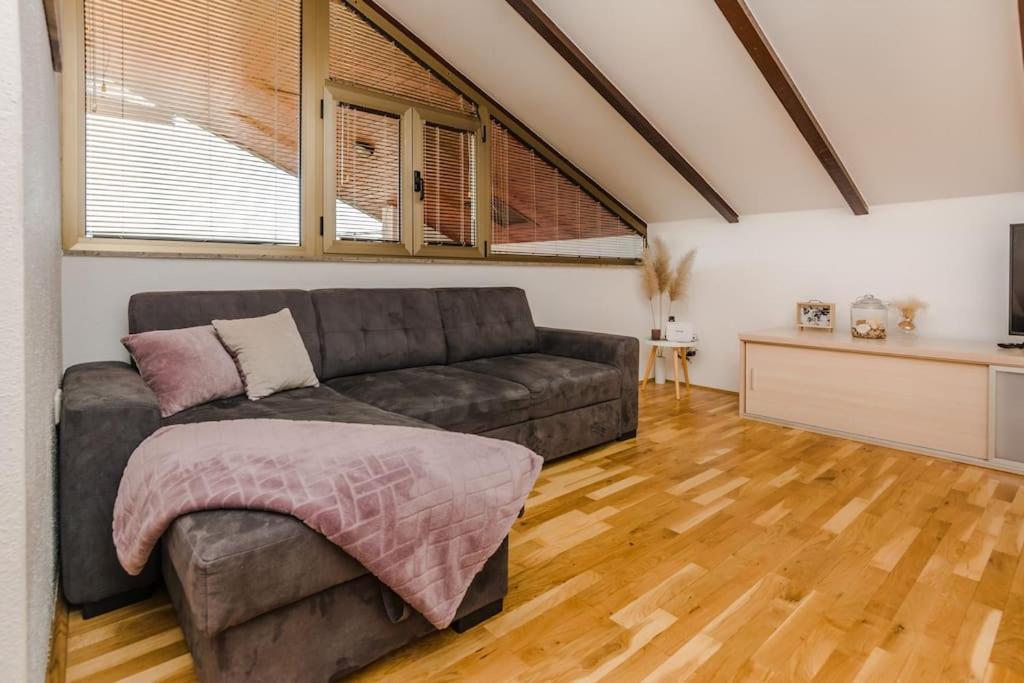 Apartment Roko - Up To 4 People With Free Parking Zadar Buitenkant foto