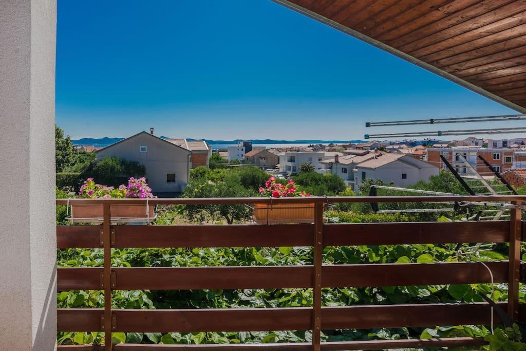 Apartment Roko - Up To 4 People With Free Parking Zadar Buitenkant foto
